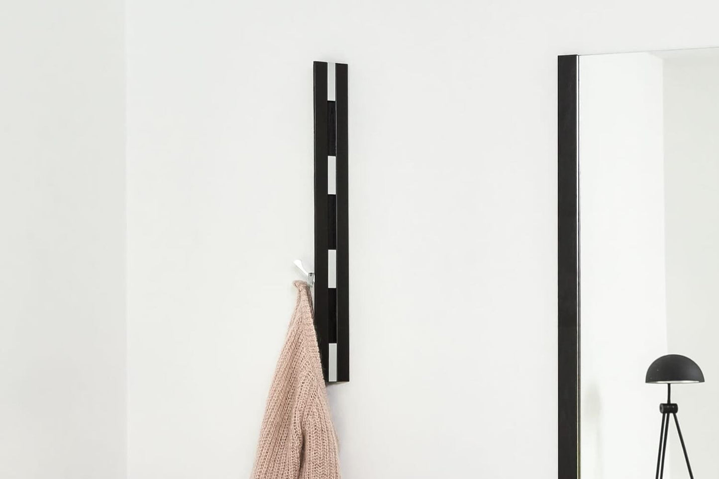 KNAX 8 Lodret væg knagerække